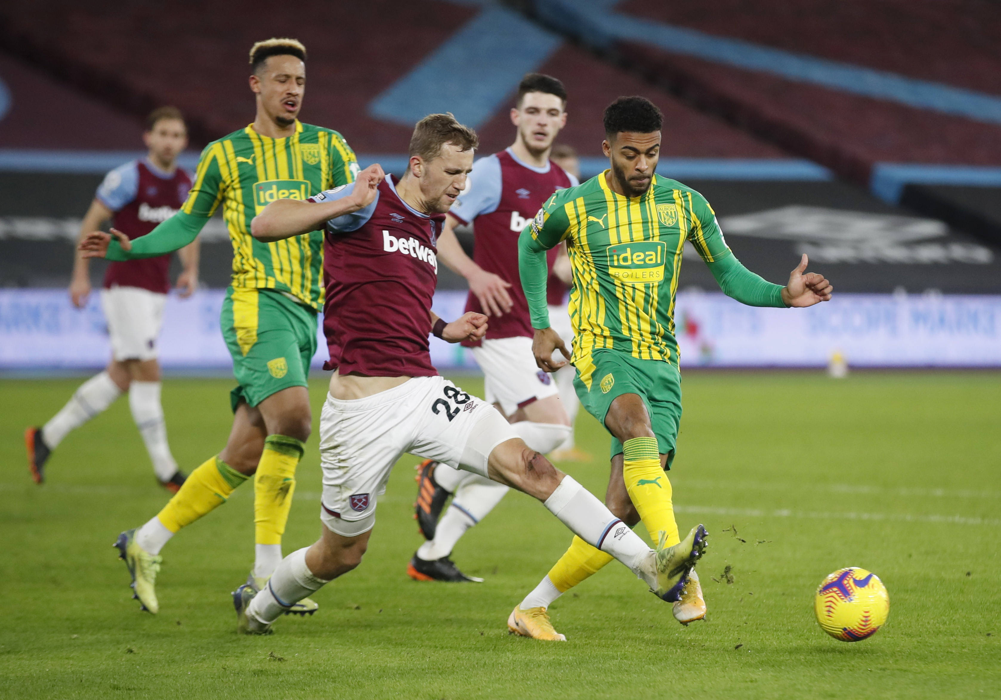 在防守方面 在防守方面