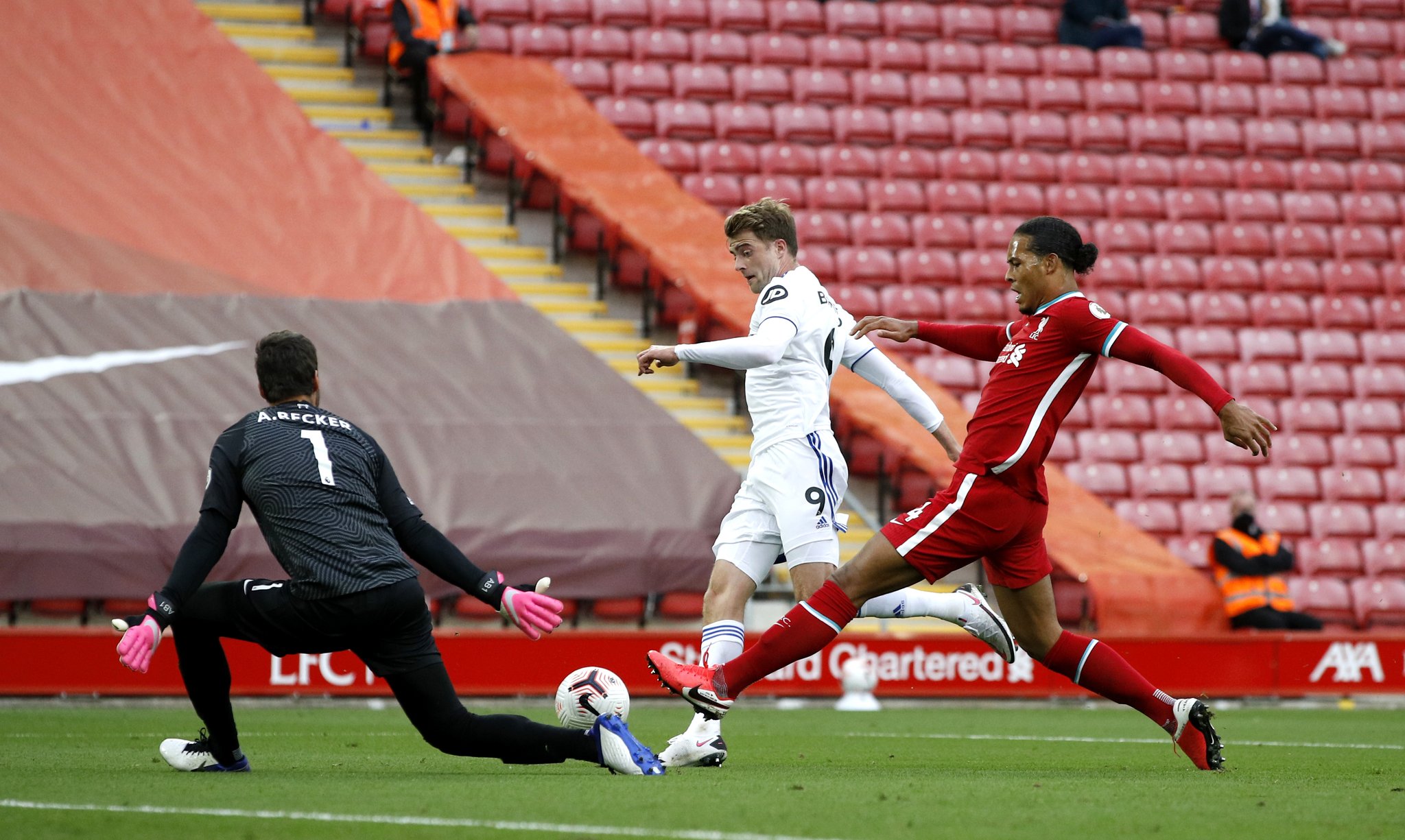 突一直是国 突一直是国